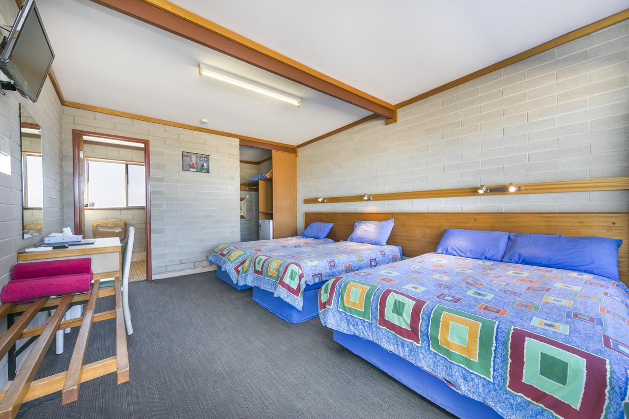 Nullarbor Roadhouse Hotel Exterior photo