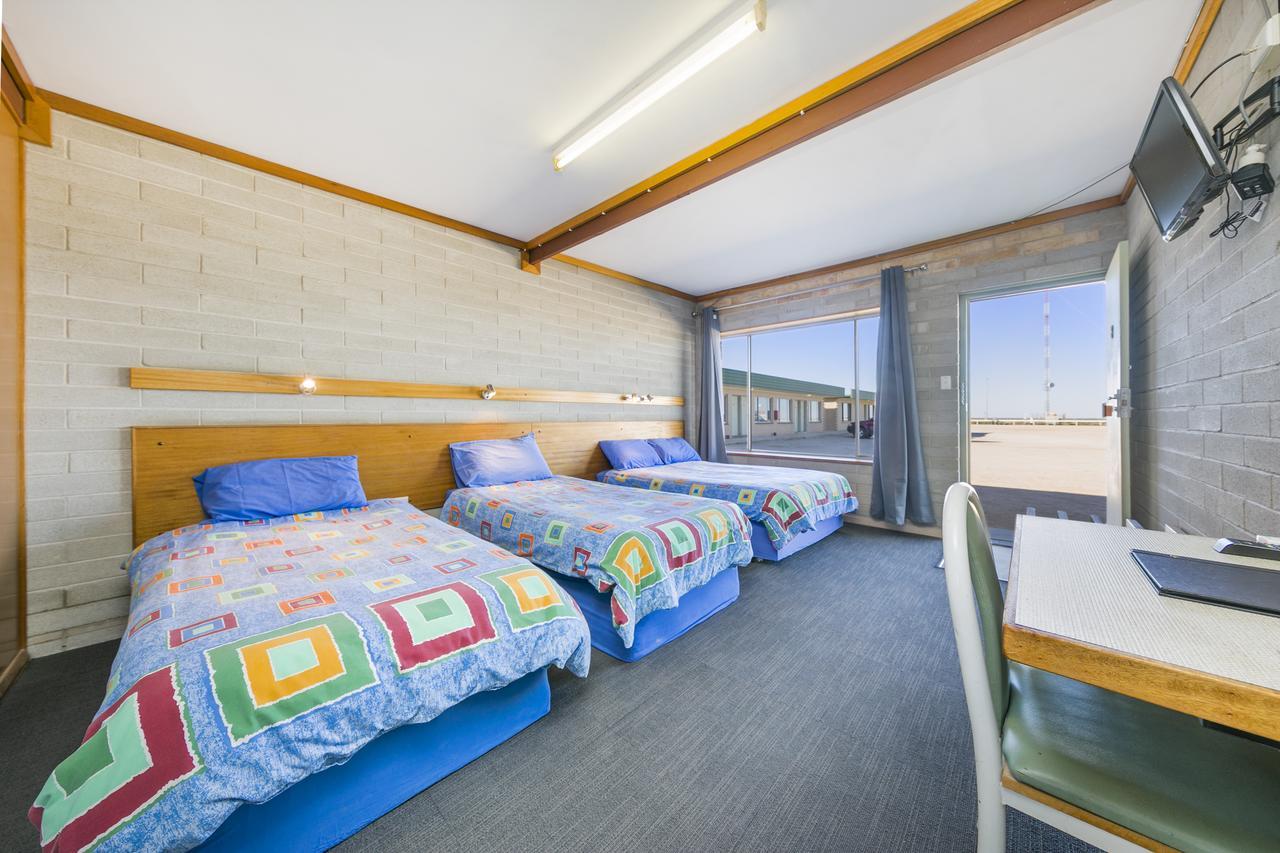 Nullarbor Roadhouse Hotel Exterior photo